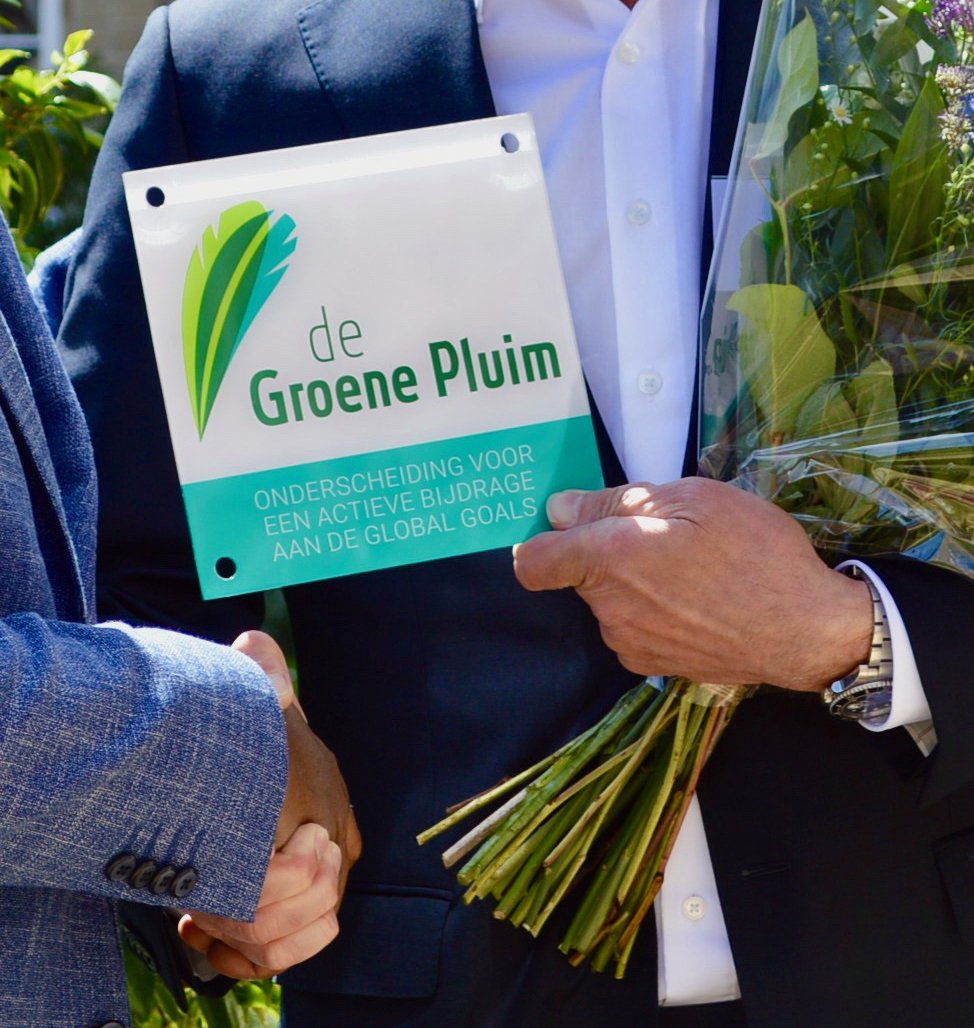 bord groene pluim